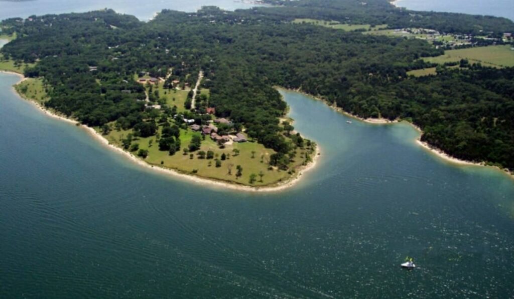 lake texoma should be capitalized