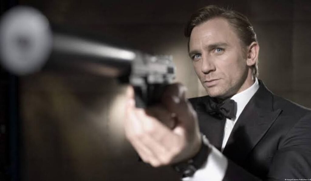 Daniel Craig