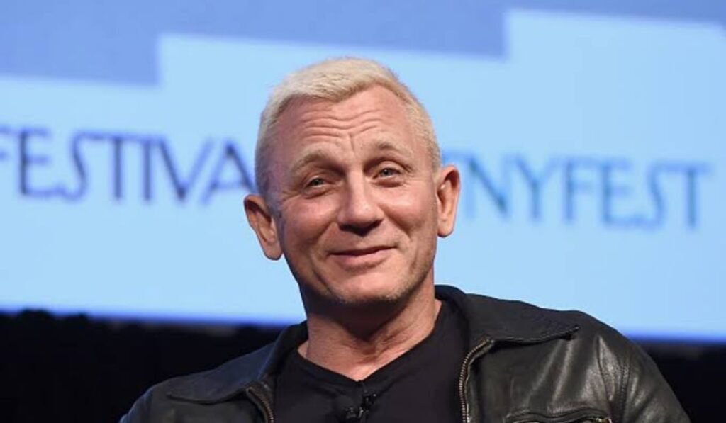 Daniel Craig